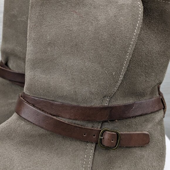 Eric Michael Suede Pull on Ankle Boot - Picture 3 of 8